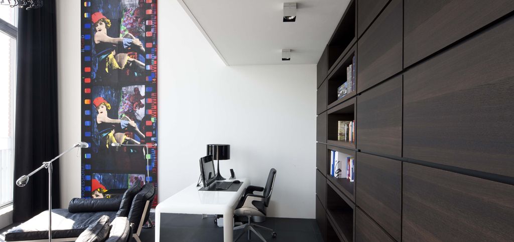 moeraseiken kastenwand met opklapbed