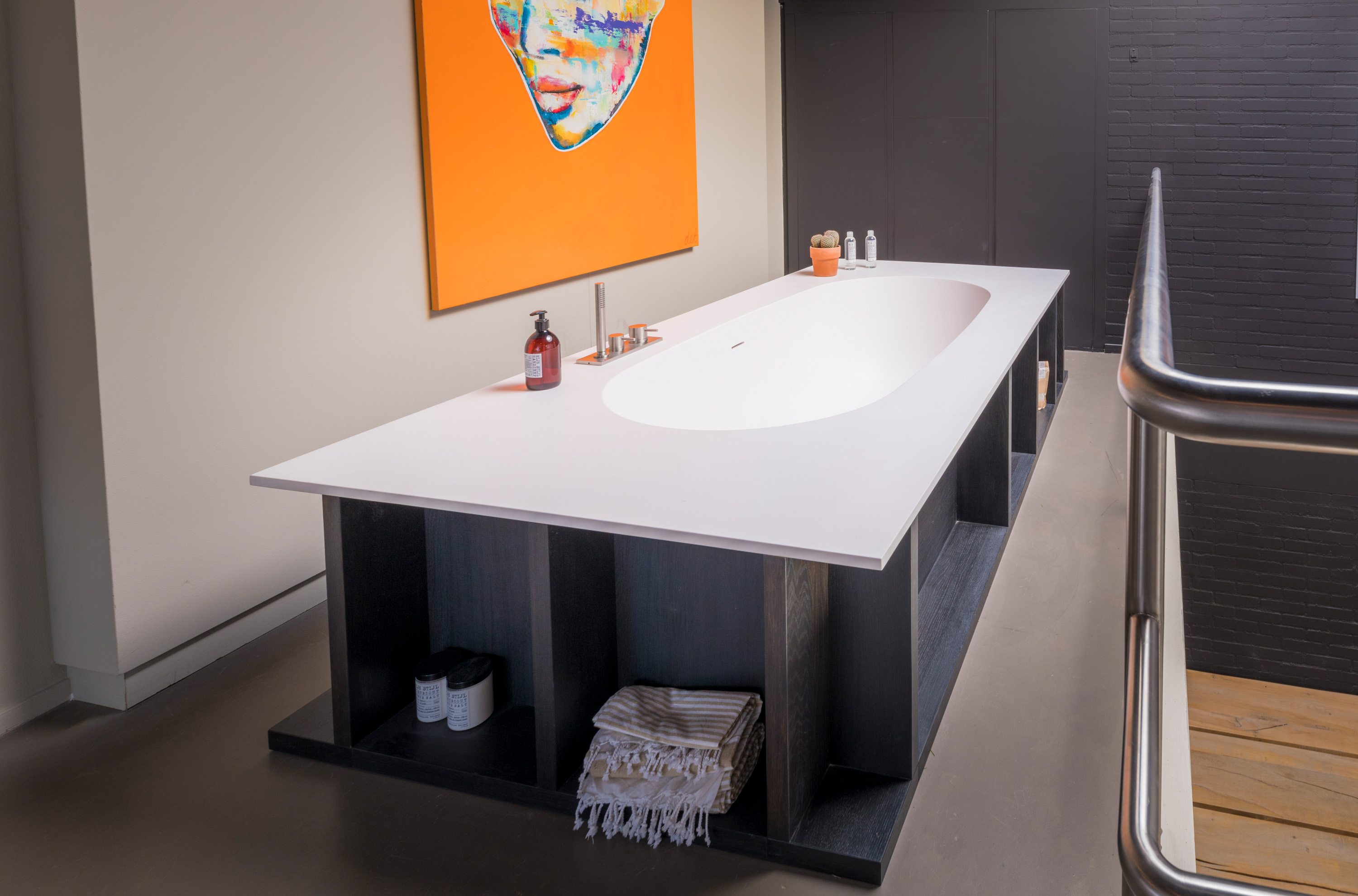 B Dutch ligbaden van Solid Surface B Dutch ligbaden van Solid Surface