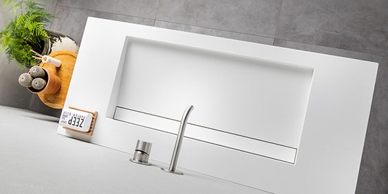 Wastafels-wasbak-waskom-dubbele-badkamer-wastafelblad-wastafel-Corian-Himacs-B DUTCH-Saint Barth Single 1000_01.k Corian wastafel Saint Barth. Een B DUTCH Solid Surface mat witte wastafel van Corian. Corian vergeelt niet. B DUTCH is een producent van hoogwaardige keukens en badkamers incl maatwerk direct af-fabriek tegen lage prijzen. Badkamermeubels, ligbaden, wastafels, douchebakken, toiletfonteinen, RVS kranen, LED verlichting, waanzinnige keramische tegels in alle formaten. Op maat worden de producten in de eigen fabriek in Cuijk gemaakt. U koopt rechtstreeks bij B DUTCH voor af-fabriek prijzen. B Dutch Showroom Design Badkamer