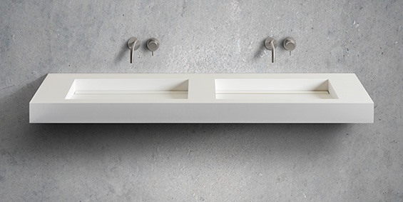 Corian dubbele wastafel Saint Barth. Een B DUTCH Solid Surface mat witte wastafel van Corian. Corian vergeelt niet. B DUTCH is een producent van hoogwaardige keukens en badkamers incl maatwerk direct af-fabriek tegen lage prijzen. Badkamermeubels, ligbaden, wastafels, douchebakken, toiletfonteinen, RVS kranen, LED verlichting, waanzinnige keramische tegels in alle formaten. Op maat worden de producten in de eigen fabriek in Cuijk gemaakt. U koopt rechtstreeks bij B DUTCH voor af-fabriek prijzen. B DUTCH badkamermeubels, wastafels, toiletfonteinen, B DUTCH is een producent van hoogwaardige keukens en badkamers incl maatwerk direct af-fabriek. B DUTCH badkamermeubels, wastafels, toiletfonteinen, B DUTCH is een producent van hoogwaardige keukens en badkamers incl maatwerk direct af-fabriek.
