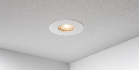 Badkamer Spotjes, LED badkamerspots wit rond, IP65, IP44. inbouwspots badkamer. IP65 LED spots. The Essential collectie van B DUTCH. IP65 spots van geborsteld aluminium, mat zwart of mat wit. GU10 en MR16 en Philips Hue GU10 lichtbron passen in de badkamer spotjes. Armatuur voor GU10, MR16 en Philips Hue GU10 lichtbronnen. Ook dimbaar te maken. Badkamer Spotjes, LED badkamerspots wit rond, IP65, IP44. inbouwspots badkamer. IP65 LED spots. The Essential collectie van B DUTCH. IP65 spots van geborsteld aluminium, mat zwart of mat wit. GU10 en MR16 en Philips Hue GU10 lichtbron passen in de badkamer spotjes. Armatuur voor GU10, MR16 en Philips Hue GU10 lichtbronnen. Ook dimbaar te maken.