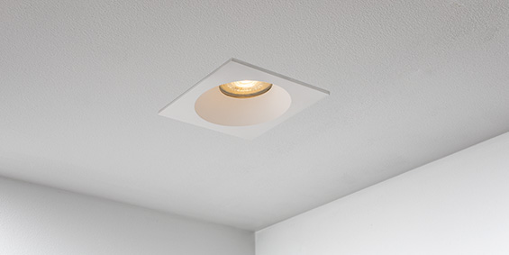 Badkamerspotjes wit design. IP44, IP65 Recessed spotjes, verzonken of verdiepte inbouwspots LED voor in de badkamer. Deze IP65 badkamer spotjes komen uit de B DUTCH The Essentials plafondspots collectie. Diverse maten, mat zwarte spots, mat witte spots en geborsteld aluminium LED spots voor GU10, MR16 en Philips Hue GU10 lichtbronnen. Badkamerspotjes wit design. IP44, IP65 Recessed spotjes, verzonken of verdiepte inbouwspots LED voor in de badkamer. Deze IP65 badkamer spotjes komen uit de B DUTCH The Essentials plafondspots collectie. Diverse maten, mat zwarte spots, mat witte spots en geborsteld aluminium LED spots voor GU10, MR16 en Philips Hue GU10 lichtbronnen.
