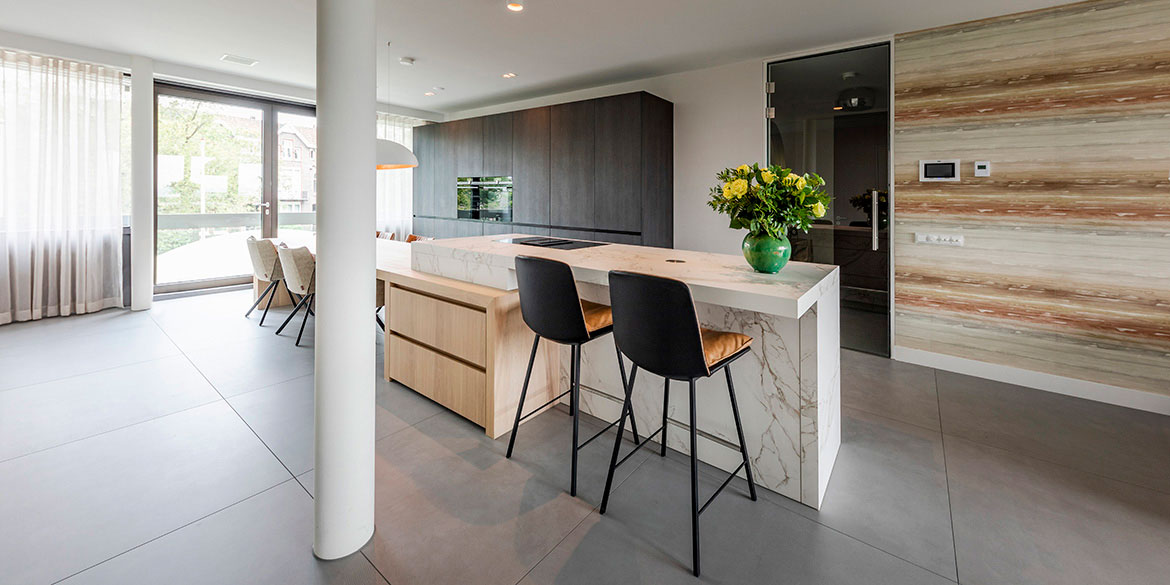Luxe-keuken-op-maat-kookeiland-BDUTCH-design-keukens-749-k-21 Luxe keukens, design keukens van B DUTCH. Keukens op maat. Ontwerp maatwerk keuken door interieuradviseurs B DUTCH. Interieurbouwer, producent keukens en badkamers Cuijk. Koop af fabriek. Klasse luxe keukens voor af fabriek prijzen.
