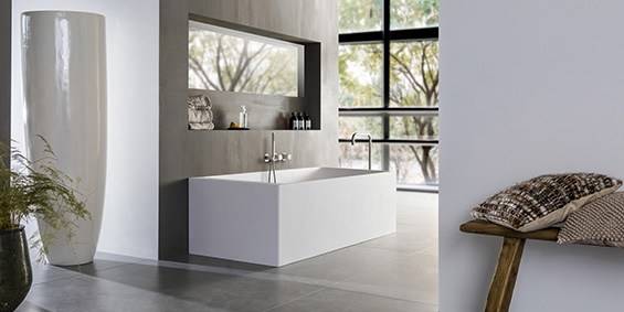 B DUTCH design badkamers met B DUTCH solid surface Corian maatwerk ligbad, B DUTCH RVS badkranen en B DUTCH keramische wand en vloer. B DUTCH design badkamers met B DUTCH solid surface Corian maatwerk ligbad, B DUTCH RVS badkranen en B DUTCH keramische wand en vloer.