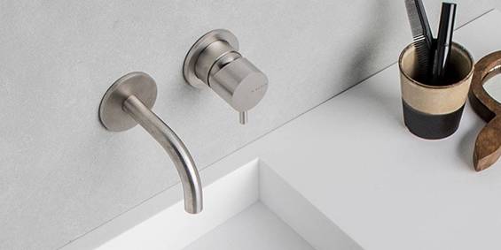 RVS-kranen-B-DUTCH-badkamer-kranen-muurkraan-wastafelkraan-inbouwkraan-BDUTCH-Cuijk Kranen van B DUTCH. RVS kranen. Wastafelkraan, inbouwkraan, muurkraan met Solid Surface Corian wastafel ook van B DUTCH. Bekijk de RVS Kranen collectie van B DUTCH online en koop uw RVS kraan in onze webshop. Topkwaliteit design badkamer kranen van hoogwaardig geslepen RVS.