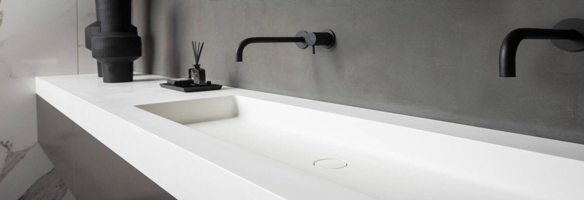 Wastafels-wasbak-waskom-dubbele-badkamer-wastafelblad-Corian-SAINT-LUCIA-SINGLE-B-Dutch-1170×400