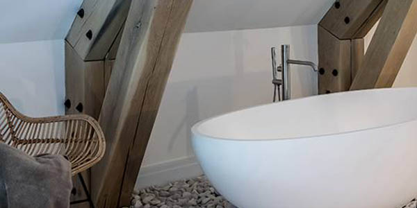 B-DUTCH-ligbad-vrijstaand-bad-badkamer-solid-surface-Corian-ligbaden