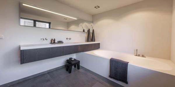Badkamer-complete-badkamer-luxe-badmeubel-ligbad-Corian-bad-badkamermeubel-zwevend-vrijhangend-B-DUTCH-BDUTCH-1170-600×300 Solid Surface Corian ligbad en Corian dubbele wastafel mat wit, zwevend badkamermeubel met Corian dubbele wastafel en houtfineer kasten. B DUTCH design. Dutch design badkamer concepten af-fabriek kopen bij B DUTCH in Cuijk. Design badkamer inspiratie opdoen? Kom naar de badkamer fabrieks showroom in Cuijk.