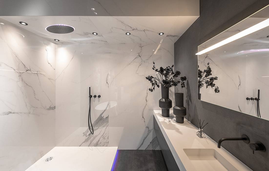 Design inbouwdouche verlichting keramische achterwand