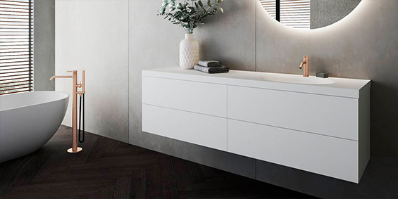 Vrijhangend badkamermeubel serie Torino van B Dutch met witte corian wastafel en ondermeubel in wit corian solid surface
